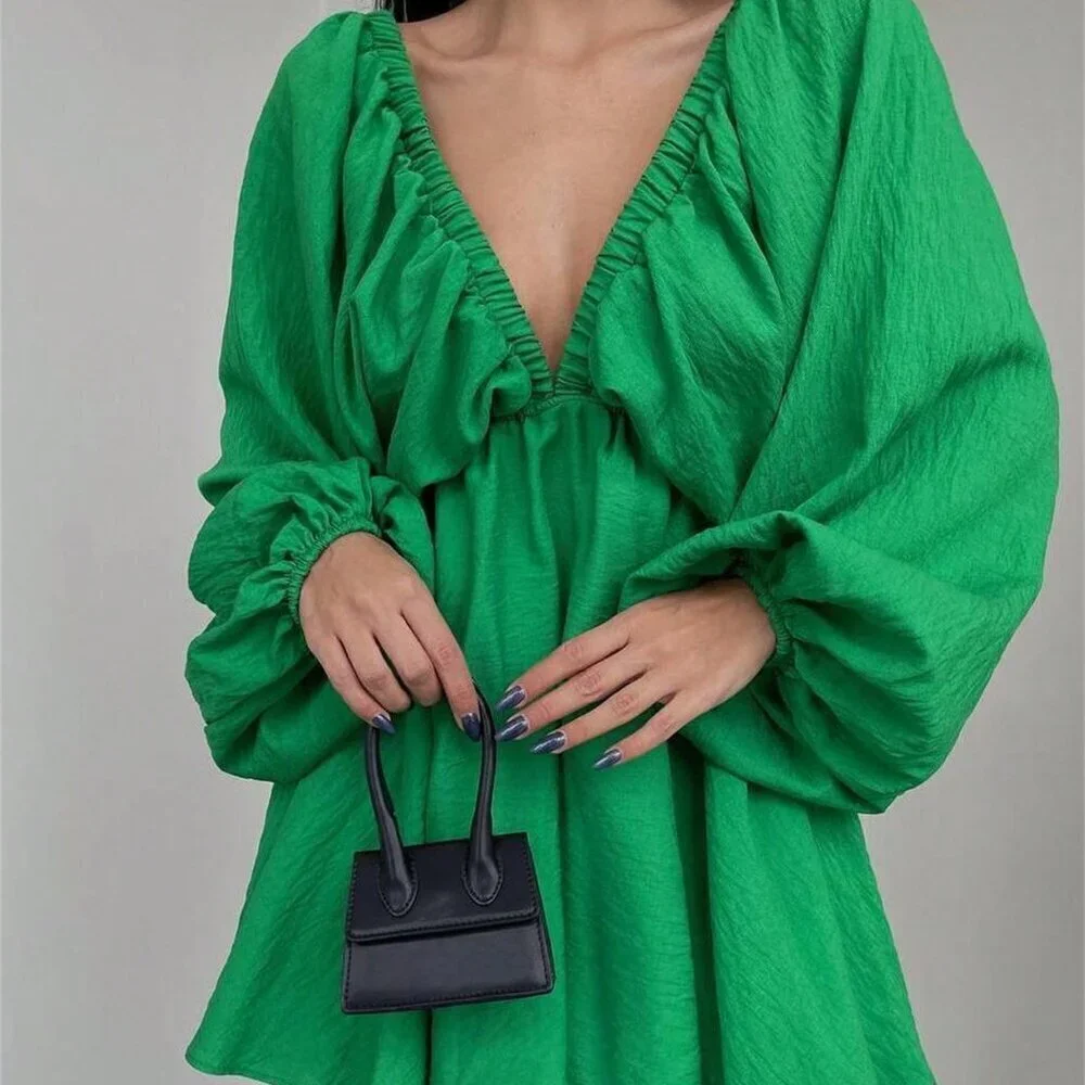 Green Sexy Women's V-Neck Solid Color Pleated Design Dress - Picture 3 of 3